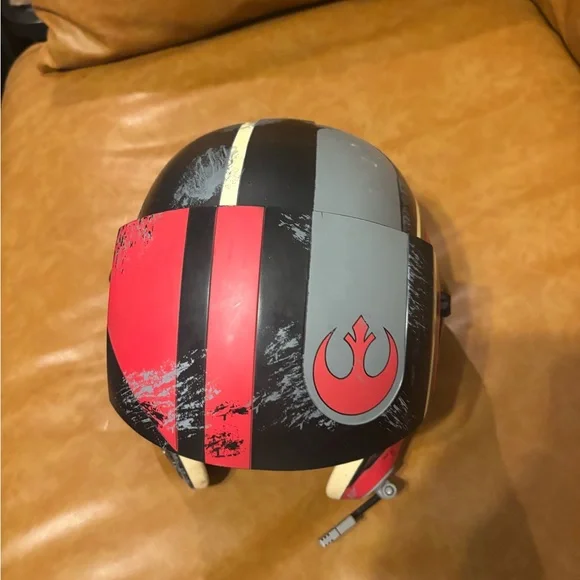 NEW Disney Parks Star Wars Galaxy's Edge Black Poe X-Wing Pilot Helmet W/Sounds - Picture 2 of 11
